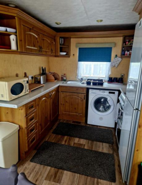 Spacious Luxury Escape with Sea Views and Pet Friendly at Clarach Bay